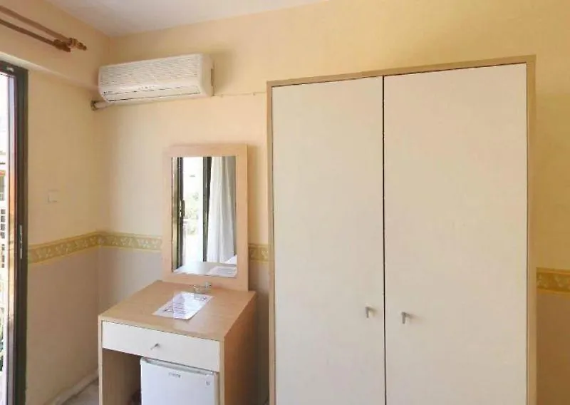 Rosy Pension Kuşadası 2*,